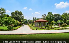 Hotel O Rae Bareli Railway Junction Formerly Nova Resorts & Luxury Farm